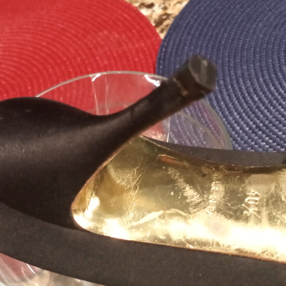 A really beautiful pair of authentic Chanel heels - Picture 7 of 12